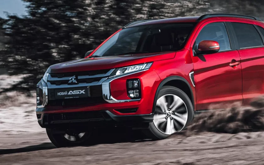 Універсальний компактний кросовер Mitsubishi ASX, ідеально підійде для міста та подорожей.