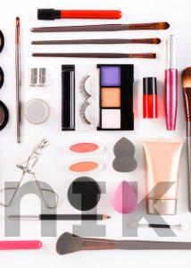 Косметика та аксесуари: як зібрати арсенал, що працює на вас щодня