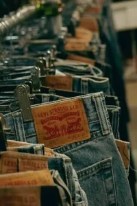 Як відрізнити оригінальні Levi's від підробки: практичний чек-лист перед покупкою